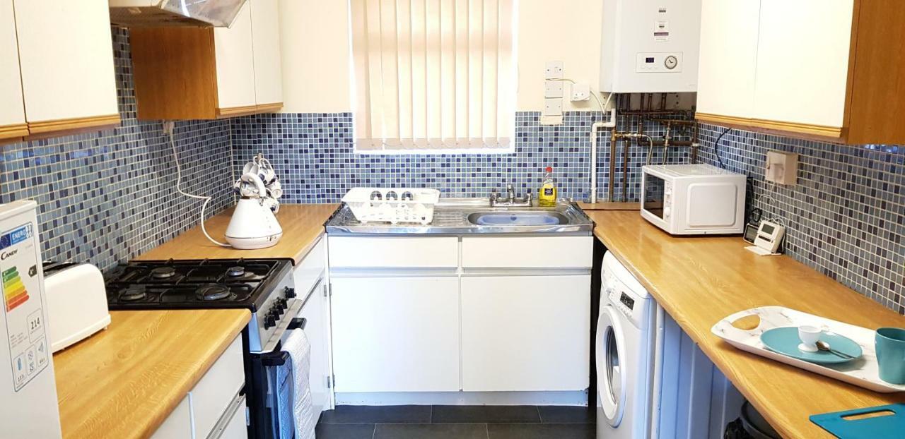 Fearnhead House Villa Warrington Exterior photo